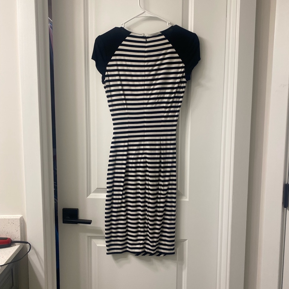 Cache Dress; Size XS - Picture 3 of 3